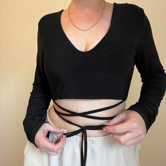 PLT Crop Top - Picture 2 of 3